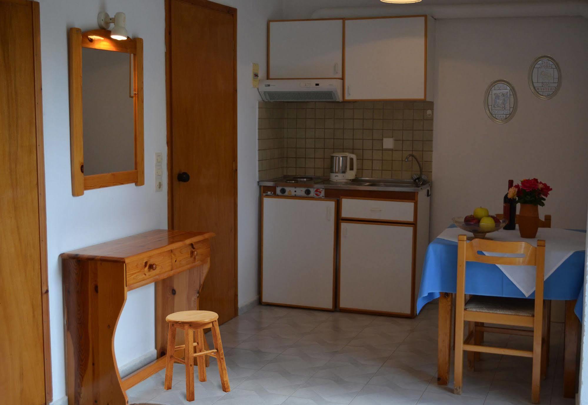 Emilia Apartments Плакіас Екстер'єр фото